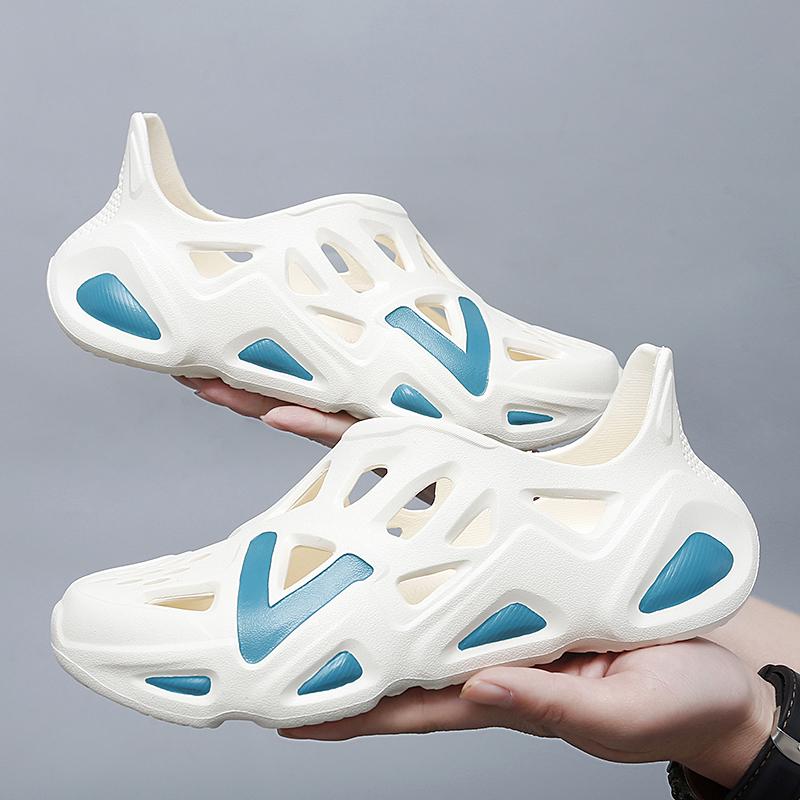 Fashion Men Trend New Summer Slippers Soft Bottom Cloud Slides Light Beach Shoes Male Suitable Indoor and Outdoor
