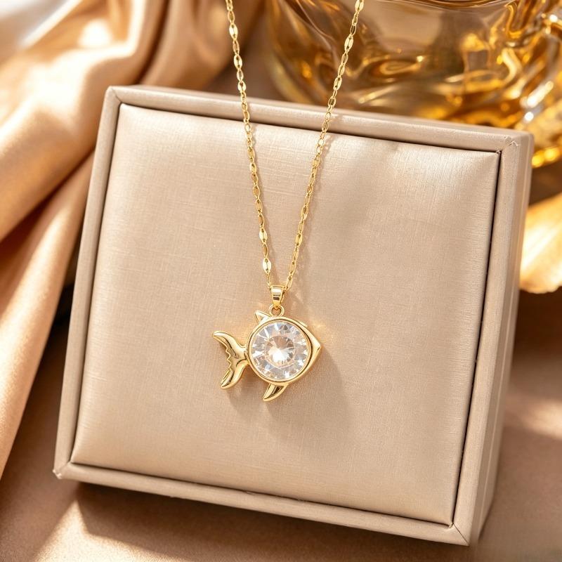 A diamond-encrusted artificial rhinestone multi-color fish pendant necklace, French elegant retro fashion, simple and trendy, versatile, suitable for