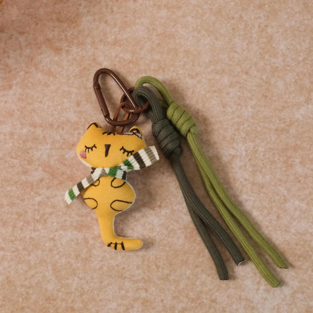 Forest Fabric Kitten Pendant: Retro Cartoon Bag Charm & Keychain