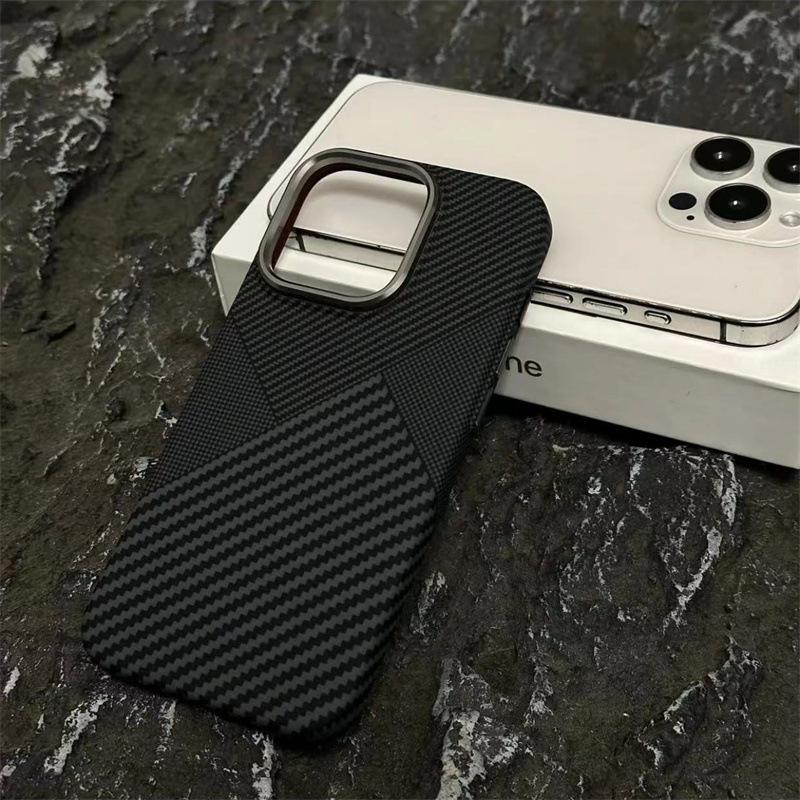 Applicable to Apple 17promax mobile phone case metal lens Kevlar carbon fiber texture iPhone16 anti-drop hard