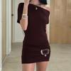 Vestido curto feminino com decote diagonal e cintura emagrecedora, design Sense, Spice Girl, sexy, ombro de fora, plissado, quadril, wrap