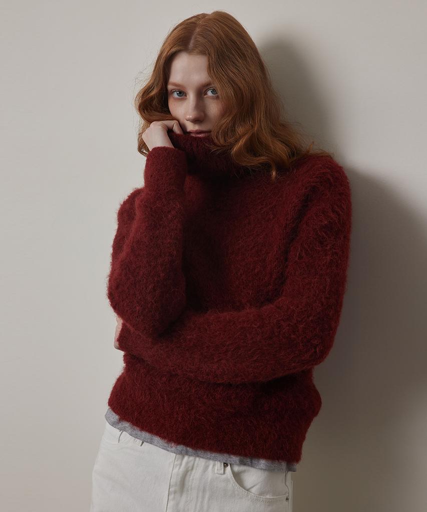 Kwinseulaebis Hairy Alpaca Warm Turtle-Neck Knit