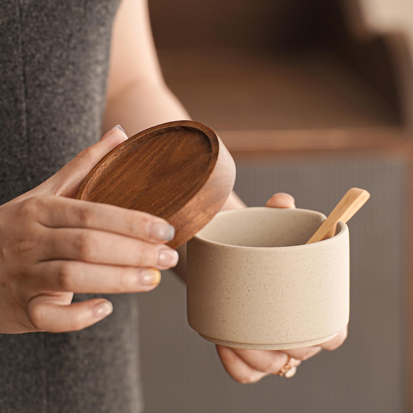 New Ceramic Spice Jar Set Japanese Style Kitchen Condiment Containers for Salt Pepper Seasoning