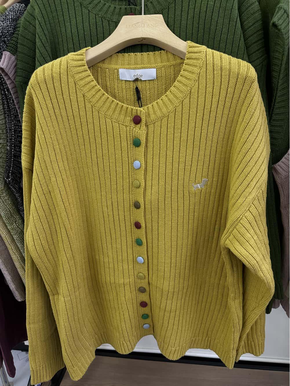 

Весенний корейский вязаный кардиган большого размера с вышивкой от Сяо Ван One Size жёлтый