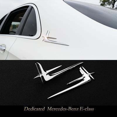 2 piezas Emblema Adhesivo Estilo de Coche Plata Merc+edes-Be+nz ABS Versión extendida lateral Insignia Lado Izquierdo Derecho Logotipo de la carrocería
