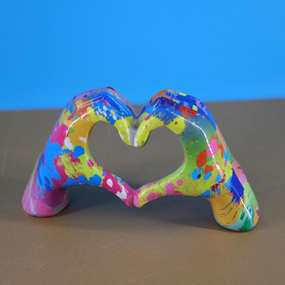 Creative Color Oil Painting Heart-shaped Gesture Figurine Ornament Love Hand Sculpture Modern Fashion Home Desktop Decoration