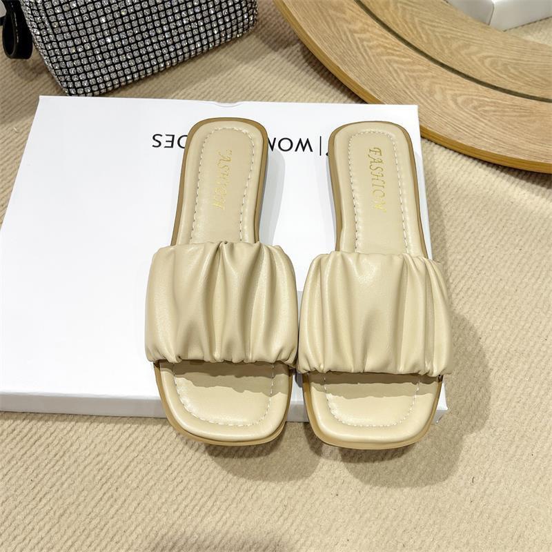 Cool slippers women's summer 2025 new Korean version pleated fashion one-word drag square head flat bottom low heel outer wear beach shoes women