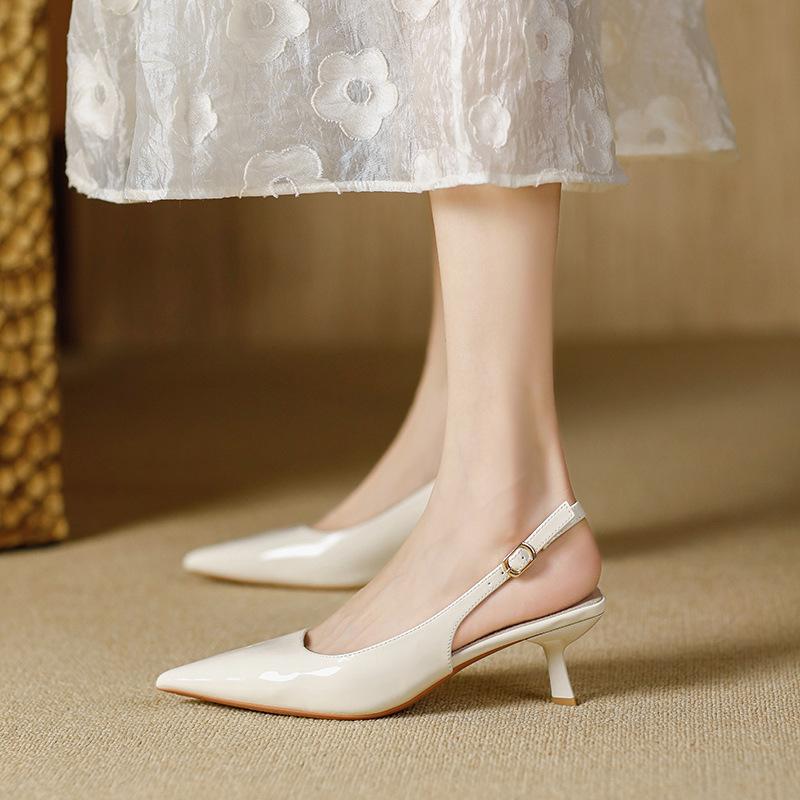 Mode Sommer Beliebt Sexy Elegant Spitzschuh Niedriger Absatz Sandalen Damenmode Lackleder Riemchen Stripper Party Damen Sandalen