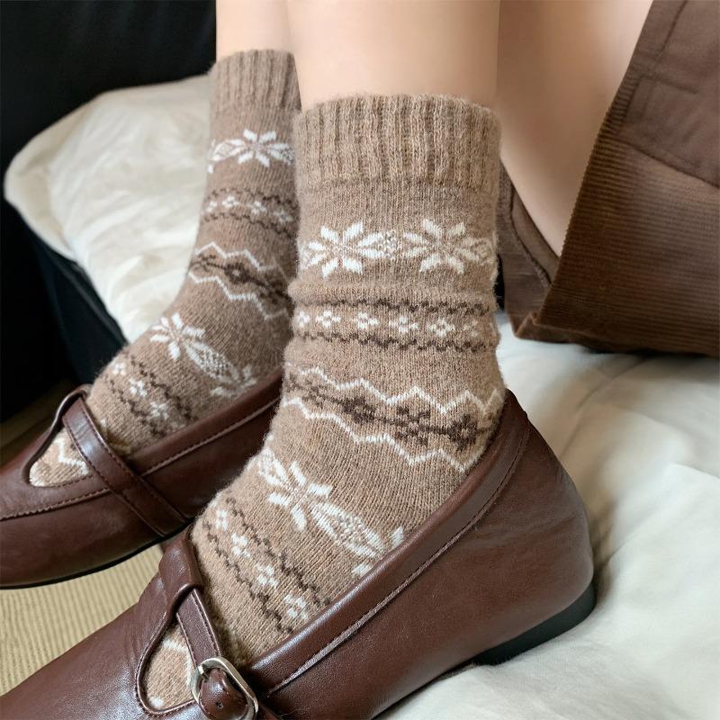 Fall/Winter Retro Warm Feliz Island Snowy Wool Stockings for Women - Thick Mid-Calf Padded Socks