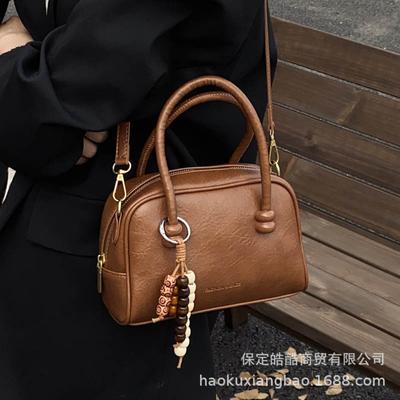 Niche Design Bag Women's 2025 New Autumn and Winter Versatile Shoulder Messenger Bag Korean Version Ins Portable Pillow Bag