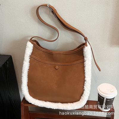 Women's Autumn and Winter Bags 2025 New Lamb Wool Bags Retro Plush Messenger Bags Niche Fluffy Shoulder Bags