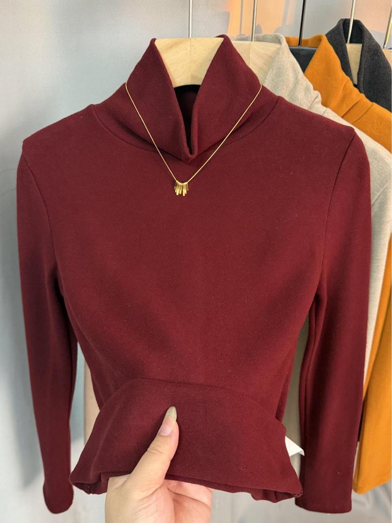 Luxurious Women's Coffee Velvet High-Neck Top: Stylish, Age-Reducing, Fleece-Lined, Warm, Solid Color.