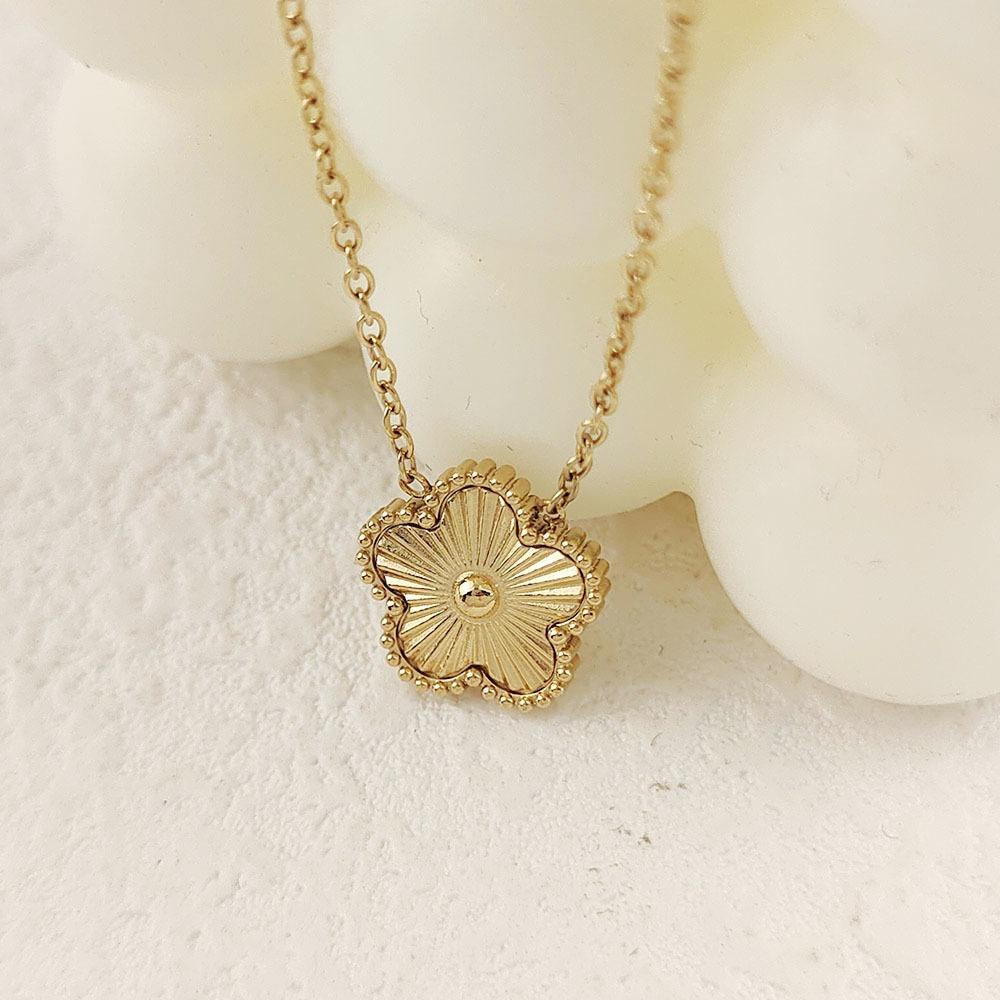 

Fashlonable Womens Flve Leaf Flower Gold Plated Pendant Necklace For Women Temperament Llght Luxury Hlgh Quallty Clavicle Chain золотой