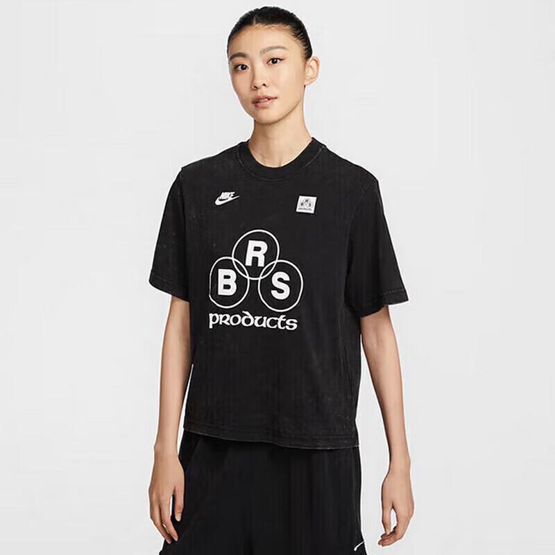 

Nike Women s IF0623 Short Sleeve T-Shirt M