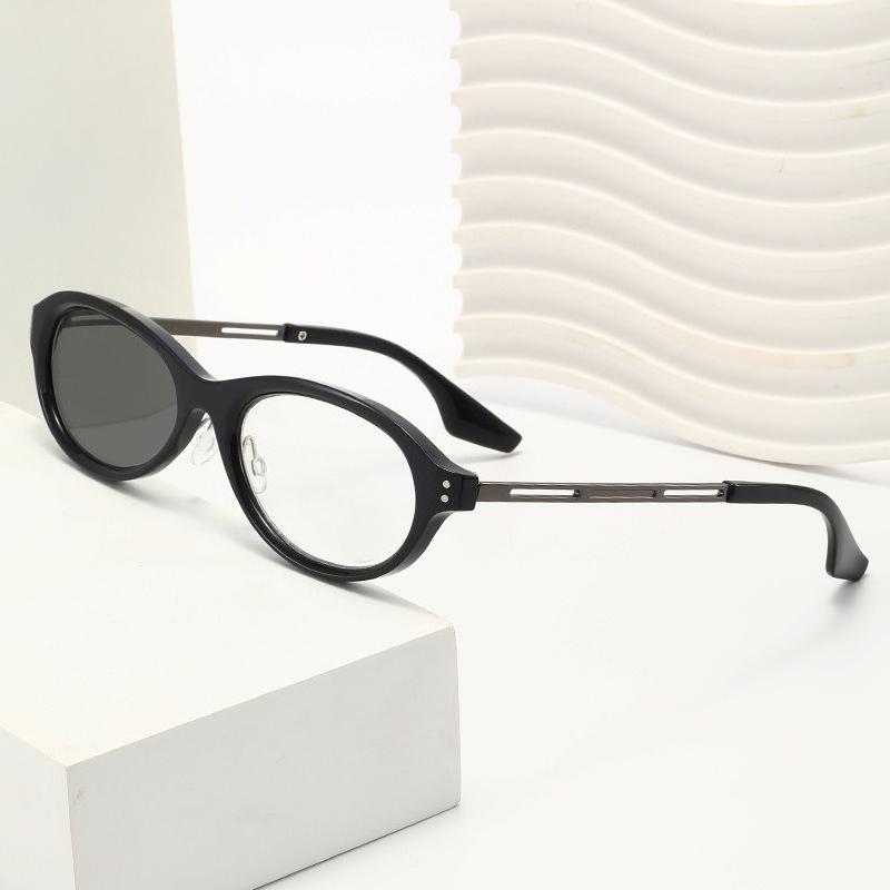 Retro Oval Frame Photochromic Presbyopia Glasses Anti Blue Light High Definition Comfortable Reading Eyewear +1.0 To +4.0
