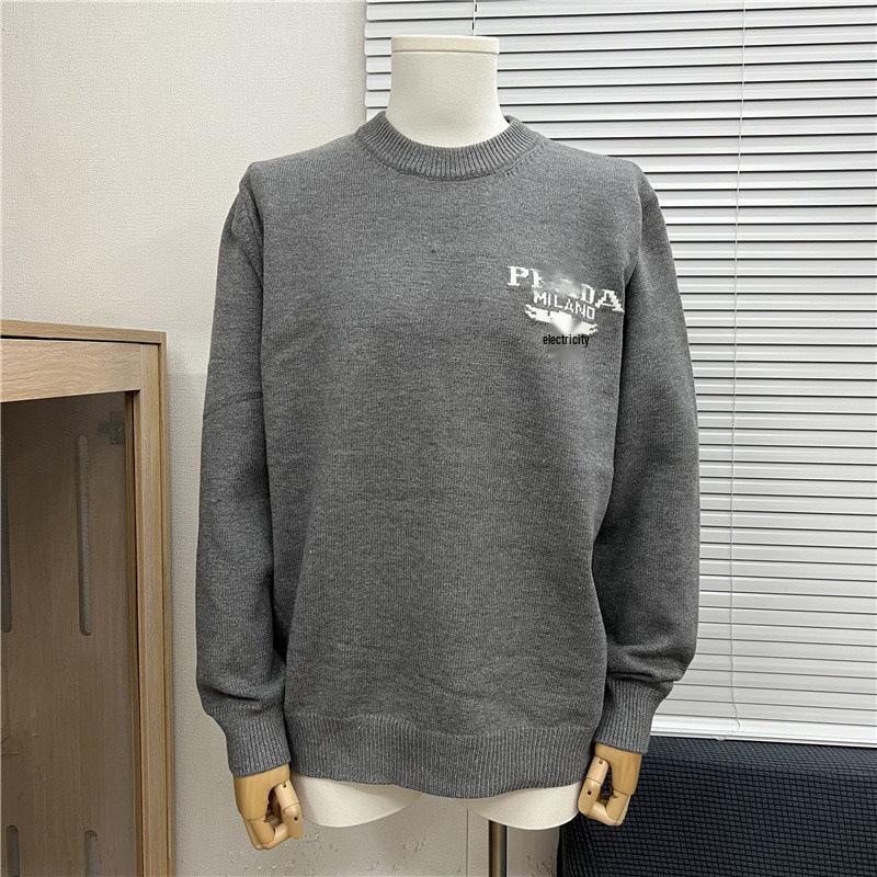 

Розкішний унісекс светр Prada з круглим вирізом та вишитим логотипом Large