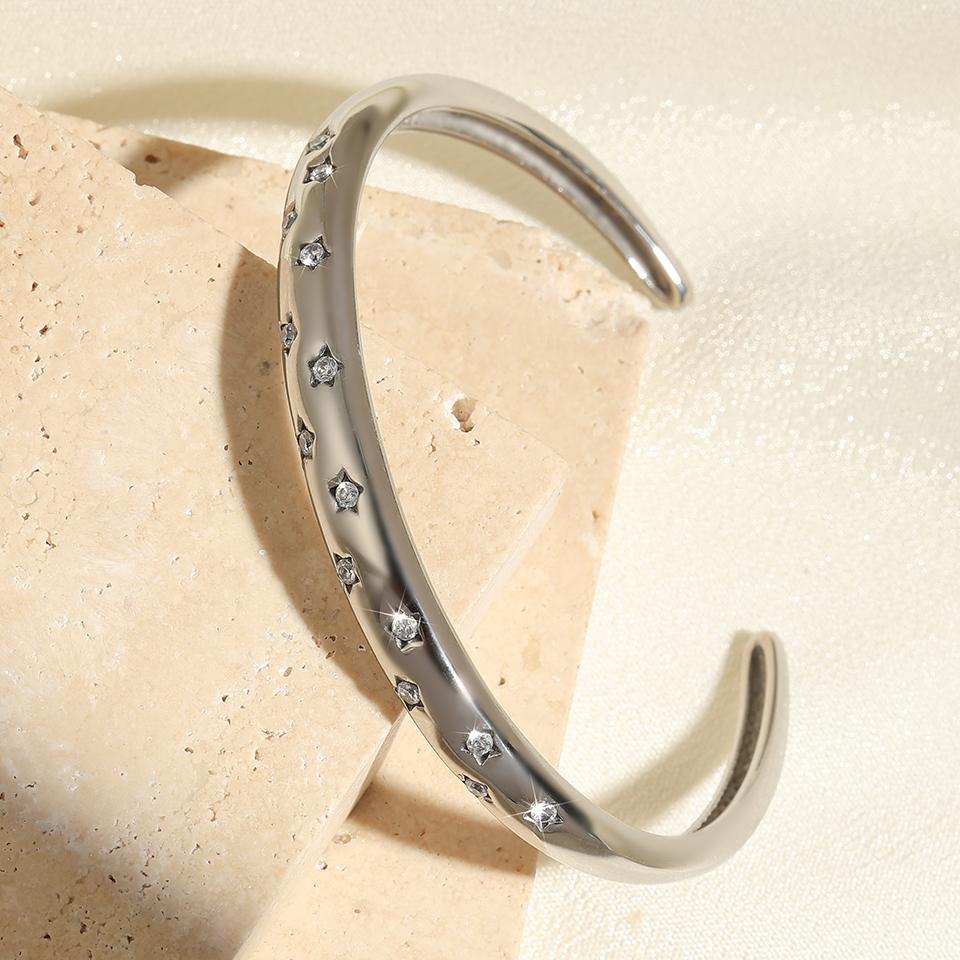 

Htpwe Браслет из нержавеющей стали с пятиконечной звездой, инкрустированный цирконием, женский, 18-каратное золото, парный, праздничный подарок, браслет для вечеринки, на каждый день, цирконий медный