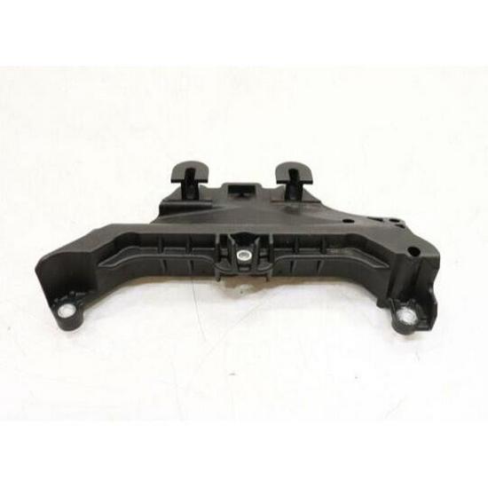 Mercedes-Benz M-klass W276 Oljetrågsfäste - Modell 2760142100