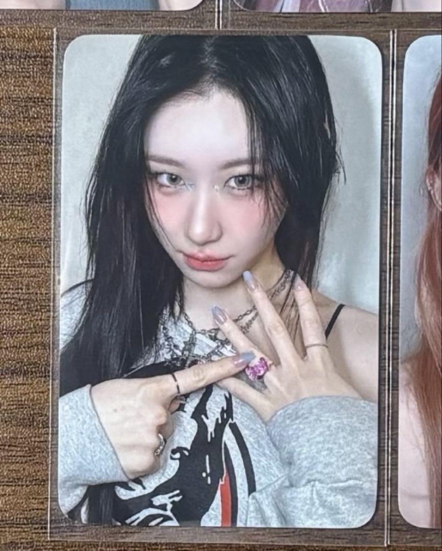 

[USED] itzy Chaeryeong GWBG withmuu Pre-order Limited Trading Card