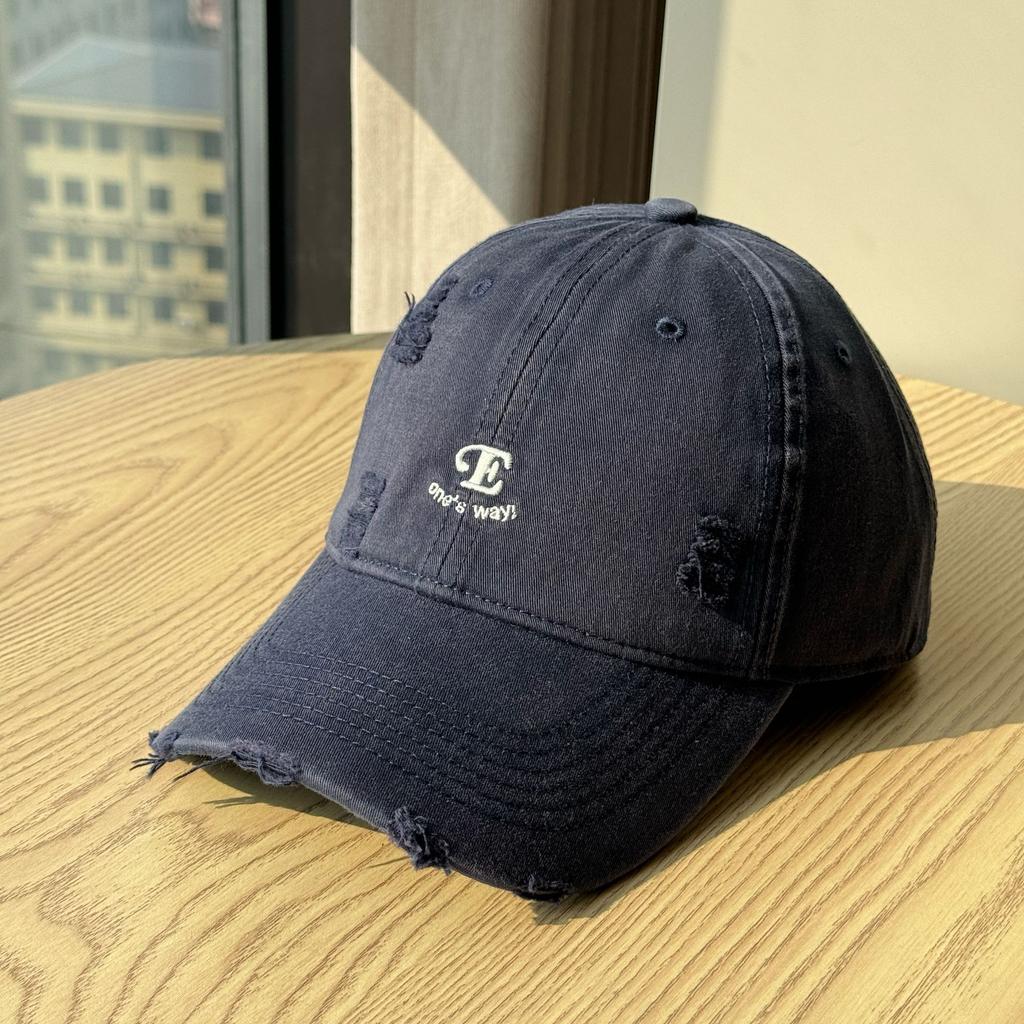 Burgundy Frayed Vintage Embroidered Baseball Cap for Couples, New Spring/summer/autumn Versatile Large-brimmed Age-reducing Cap