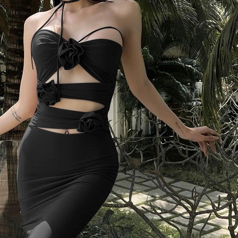 

Three-Dimensional Flower Cutout Slim-Fit Pleated Halter Dress White(Black, no white) L