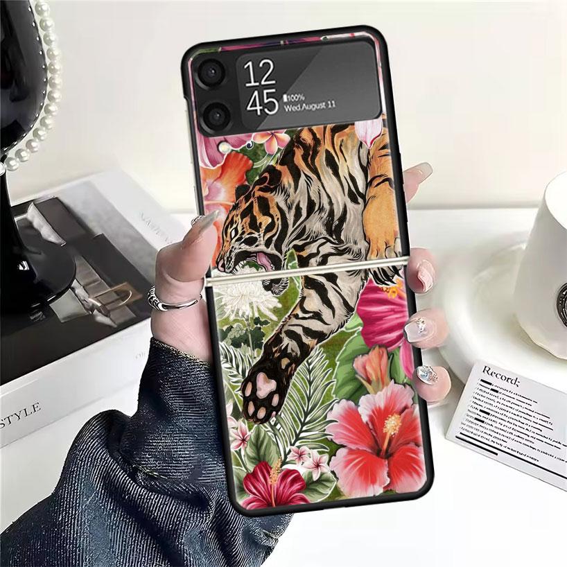 Superior Tiger Pattern Art Cases For Samsung Galaxy Z Flip 4 5 6 7 3 Z Flip7 Flip6 Flip4 Flip5 Flip3 5G Hard Shockproof Fundas C