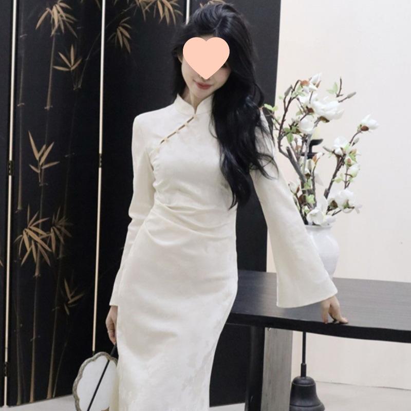 2026 Spring Collection: High-End Exquisite Women's Qipao Dress in Purple with Frog Buttons