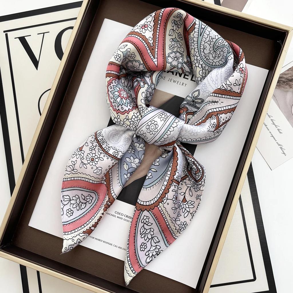 Neues Literarisches Modisches Bandana Imitationsseide 70*70cm Temperament Quadratische Schals Damen Frühling/Sommer Weicher Satinschal