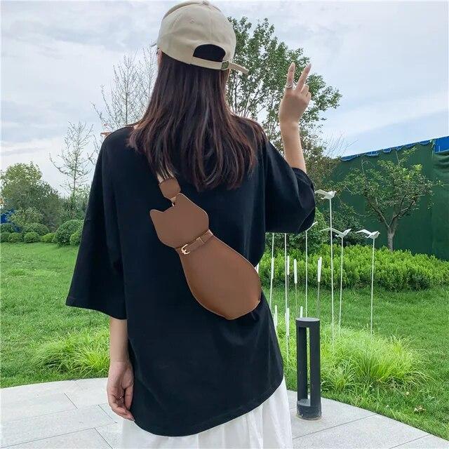 Дизайнерская винтажная женская сумка на талии на груди — фото 9