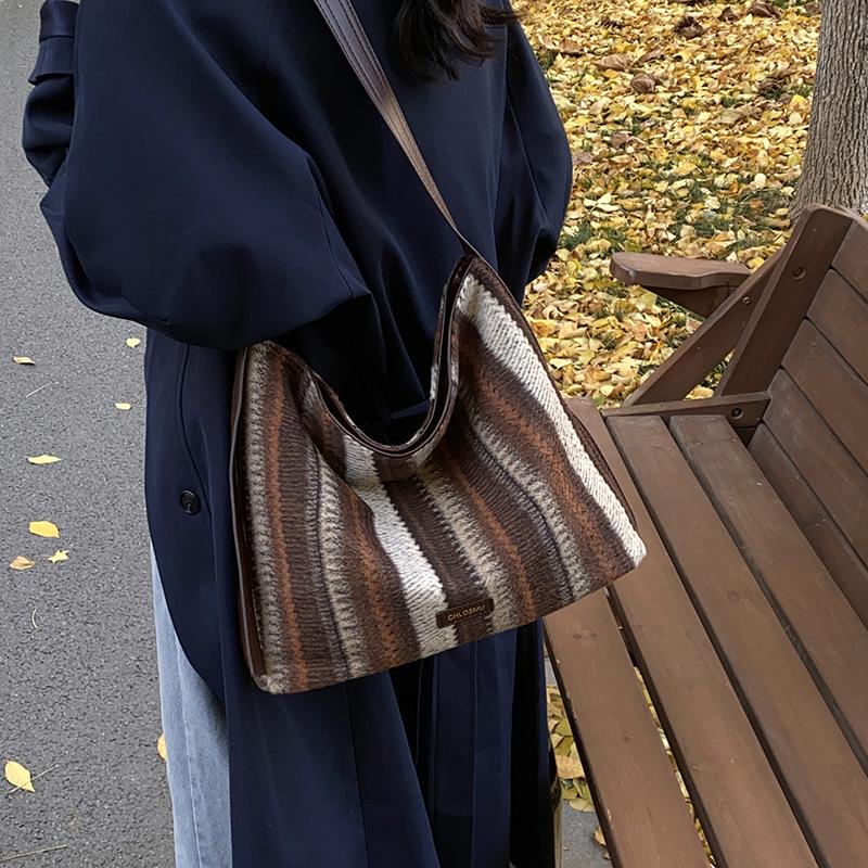 Fashion Casual Contrasting Tote Bag New Casual Versatile Large-capacity Shoulder Bag