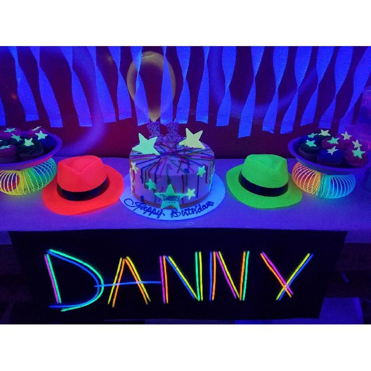 6 12 24 30 ks Neonové párty potřeby Neonové formální klobouky Svítí ve UV světle Párty fluorescenční klobouk UV světlo Párty dekorace Dospělí 5