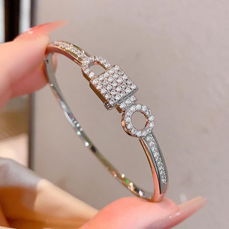 

Niche design lock bracelet exquisite temperament cold wind срібний