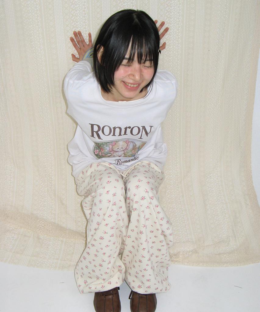 RONRON Flower Cat Over Fit T Shirt White