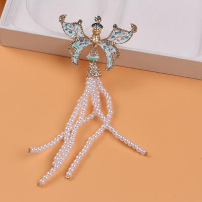 Elegant Pop Butterfly Pin Vintage Luxury Fringed Brooch Versatile Corsage Ladies Accessories