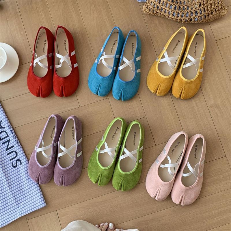 Fashion IPPEUM Tabi Sneakers Ballerina Shoes Women 2025 New Split Toe Ballet Flats