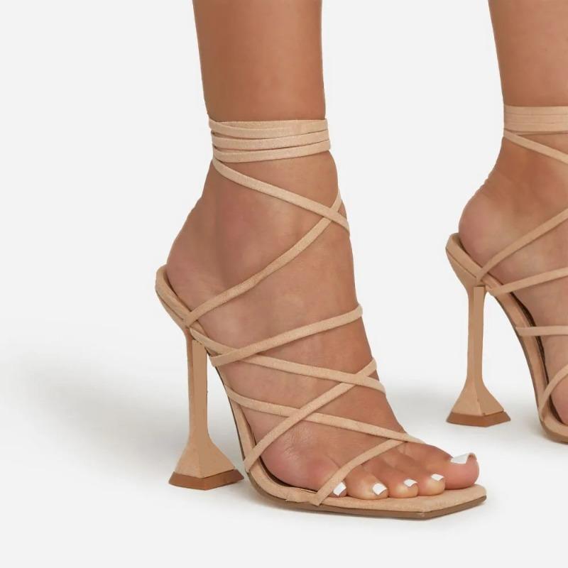 Summer New Black Strap Shos Stilettos Square Head Sandals Large Size Stiletto Womn