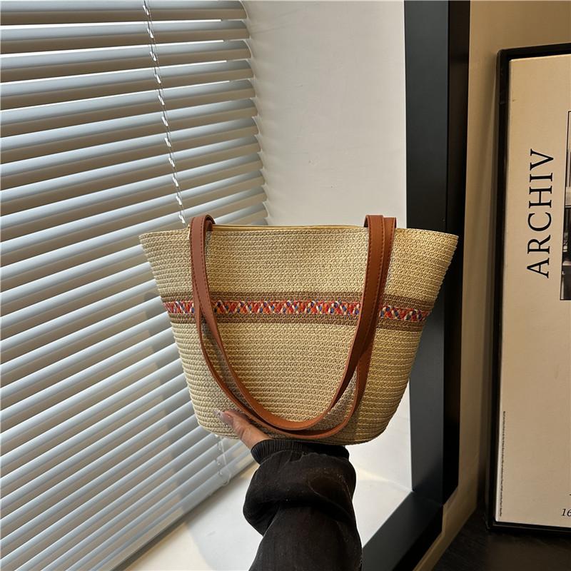 Summer new temperament single shoulder armpit bag casual versatile striped high texture simple handbag women