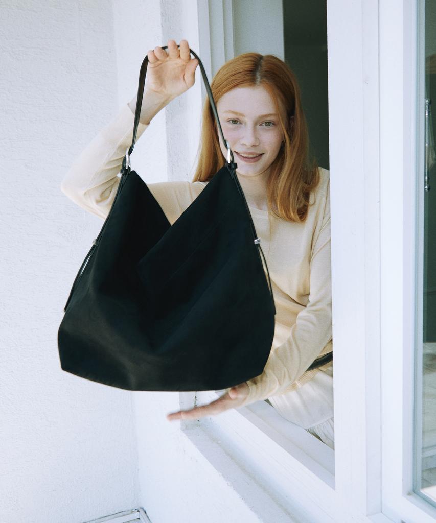 Pie Monad Shoulder Bag - Black