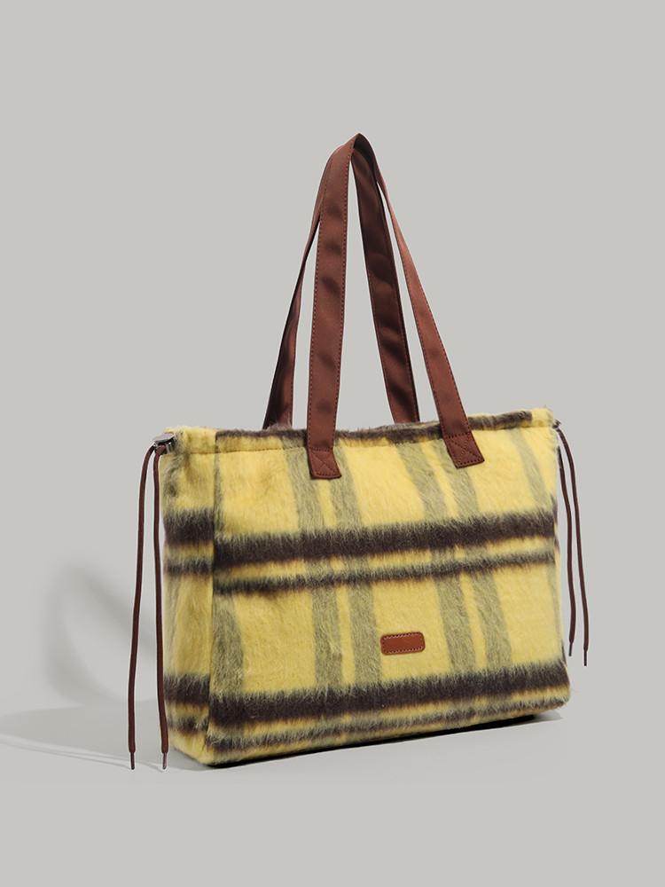 

Vintage large capacity woolen tote bag niche versatile plaid commuter bag plush shoulder bag student class bag жёлтый