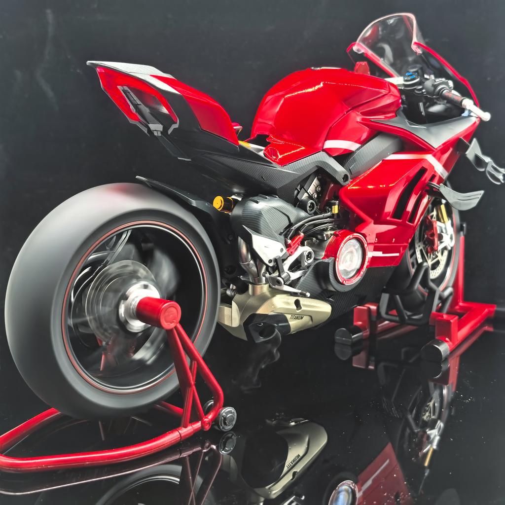 Spray 1:7  Ducati V4S 1:6 V4R Super Motorcycle Alloy Diecast Metal Model Street Racing Ornament Start  Collection Of Hobbies Boy