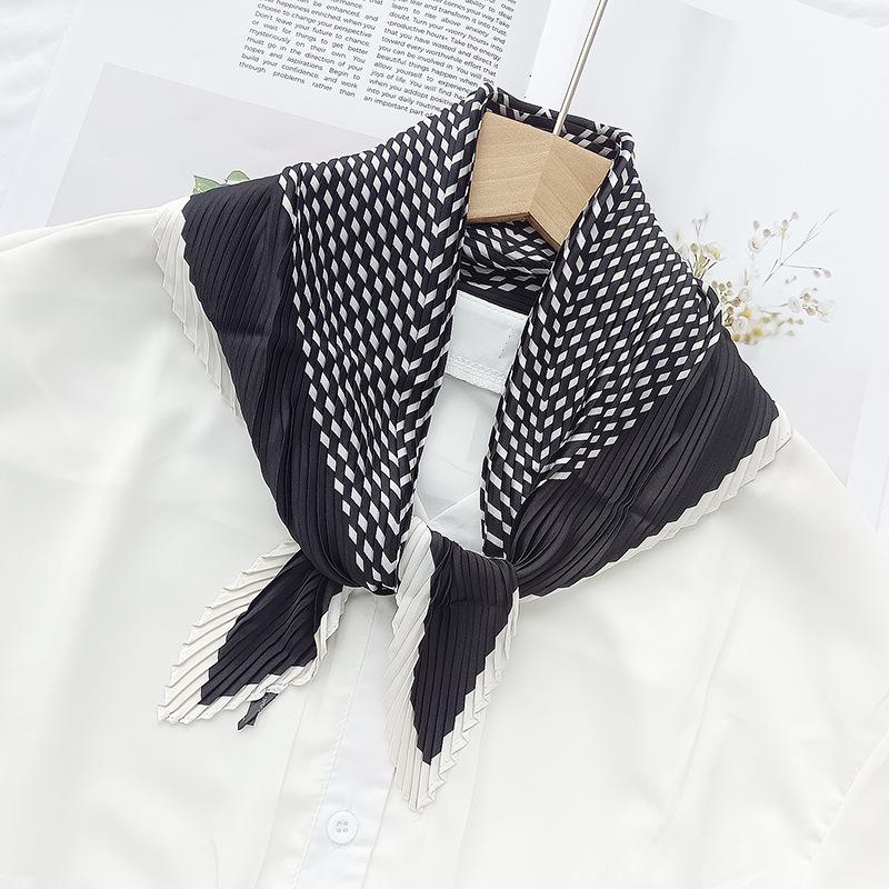 Retro Color Block Crinkled Square Scarf - 70cm Pleated Neckerchief in Imitation Silk for Women