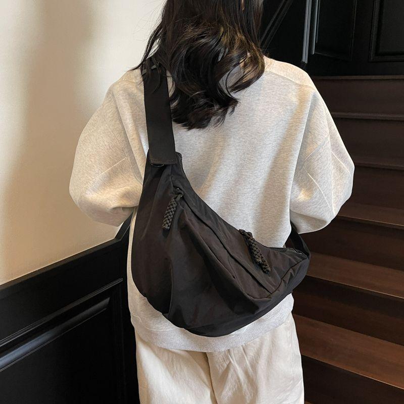 

Гонконгский прилавок Большая вместимость Сумка-пельмень Женская 2025 Новая Простая Легкая Сумка-мессенджер Спортивная Сумка-пельмень для езды Black large