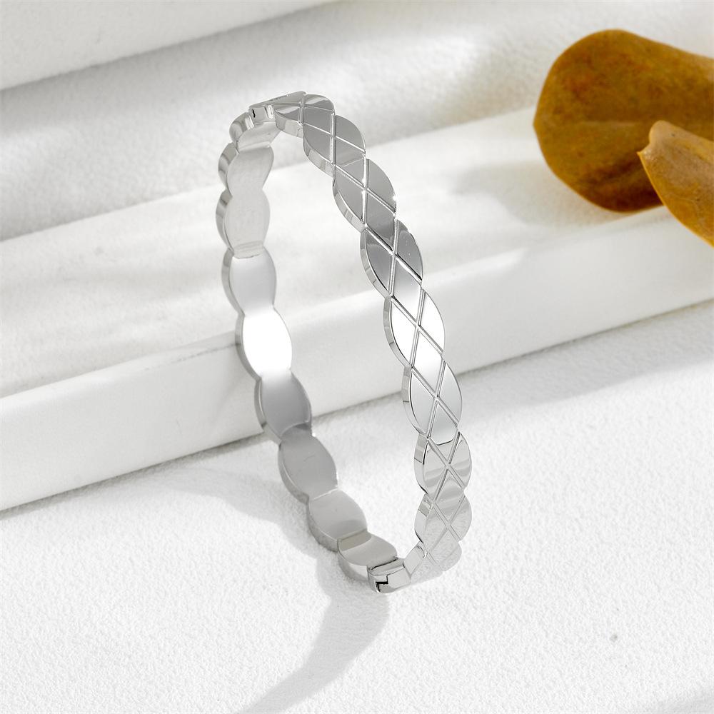 Stainless Steel Women s Simple Rhomboid Bracelet Cross-border European American Light Luxury Fashion All-match Electroplated