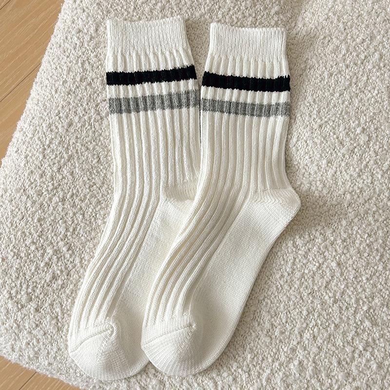 

Female Autumn and Winter New Pure Cotton Match Color Parallel Bars Horizontal Stripes in The Tube Stack Socks 1 pair сірий колір/чорний