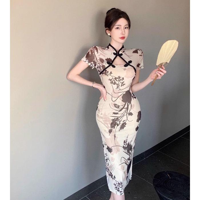 

Молодежное платье-чеонгсам с ретро-принтом - летний стиль, утягивающий талию S