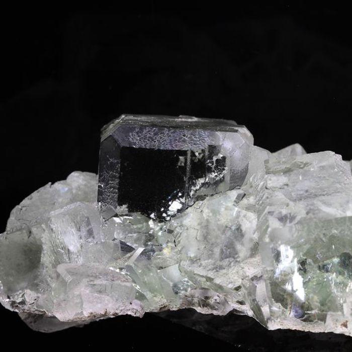 Pierres et Minéraux. Fluorite. 958.5 ct. Xianghualing Mine, Chenzhou, Hunan, Chine.