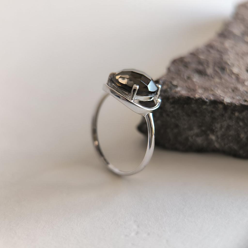 Серебряное кольцо с натуральным раухтопазом (дымчатым кварцем) 3.425ct, вес изделия 2,38 гр (2207276)