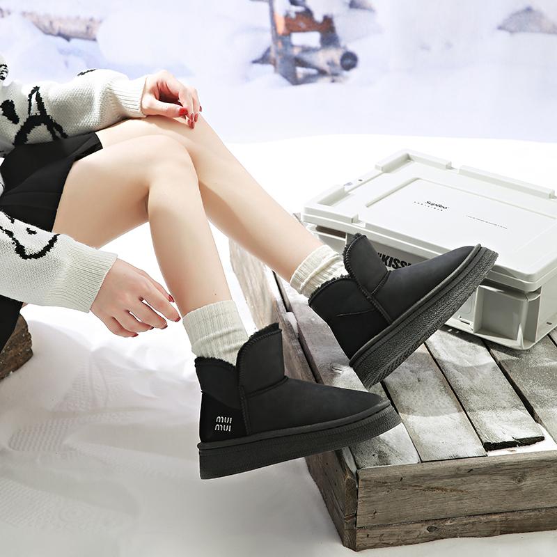 Chaussures pour femmes 2024 Marque Bottes mi-mollet pour femmes Mode Slip-on Bottes quotidiennes Femmes Vente chaude Bout rond Garder au chaud Bottes de neige unies