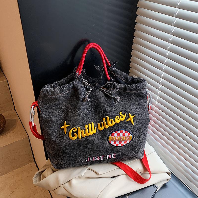 

Casual Embroidery Women Denim Shoulder Bags Large Capacity Ladies Commuter Tote Handbags Students Girls Drawstring Crossbody Bag чёрный