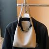 2025 Autumn New Simple Bucket Bag Women's Simple Atmosphere Commuter Shoulder Bag Fashionable Casual Messenger Bag Bag